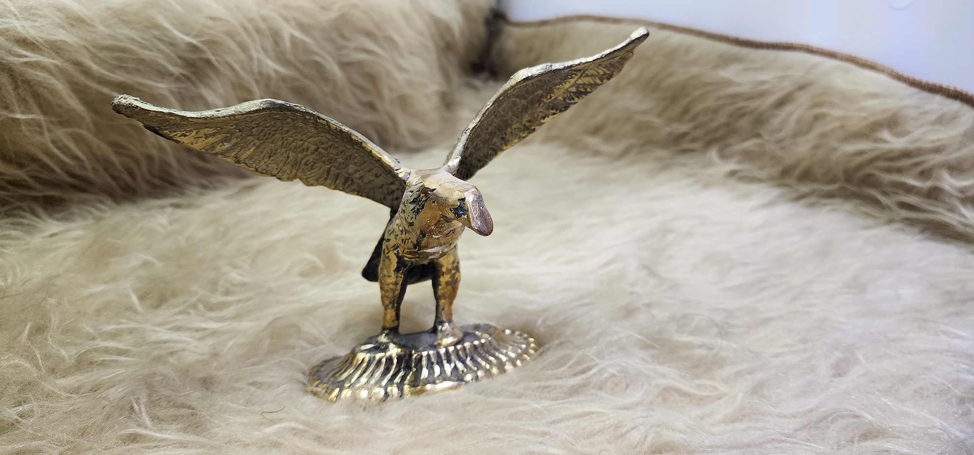 مجسمه قوش شكاري پايه دار